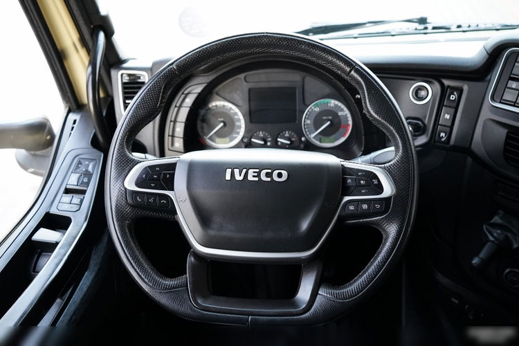 Iveco S-WAY / 570 / RETARDER / KLIMATYZACJA POSTOJOWA / CAŁA NA PODUSZKACH / OPONY 100% / ALUFELGI / SKÓRY / zdjęcie 29