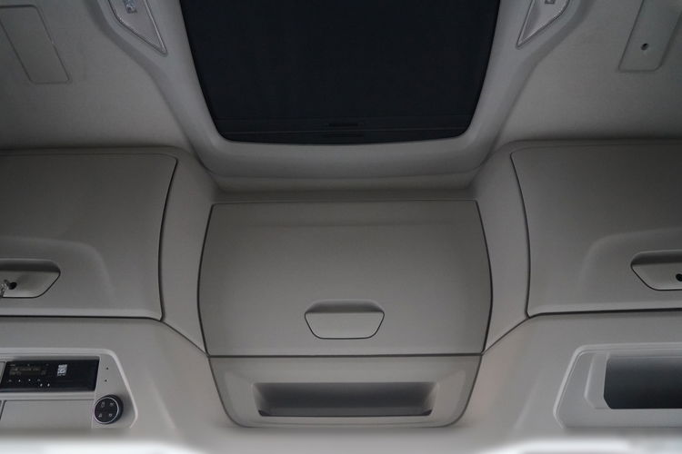 Iveco S-WAY / 570 / RETARDER / KLIMATYZACJA POSTOJOWA / CAŁA NA PODUSZKACH / OPONY 100% / ALUFELGI / SKÓRY / zdjęcie 35