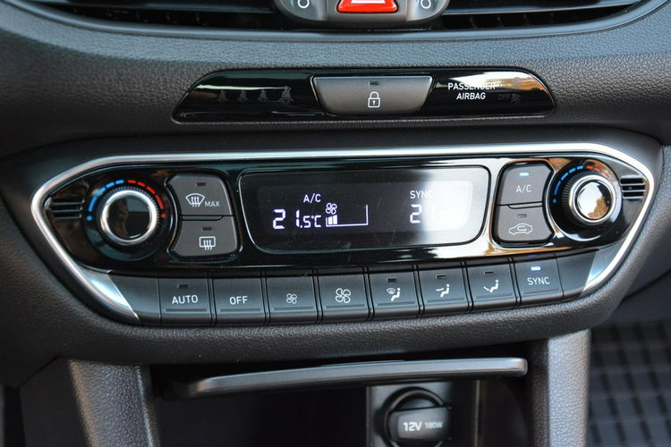 Hyundai i30 Panorama Ful Led Duża Navi Kamera Asyst. pasa Grz.kier Parktr. Alu17 zdjęcie 29