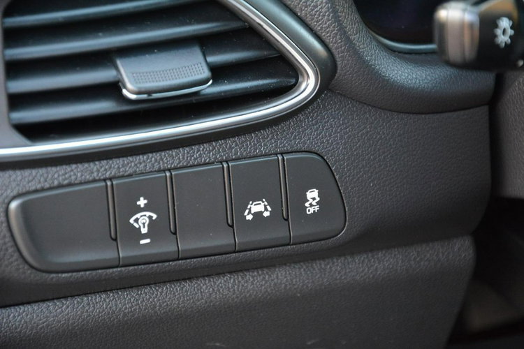 Hyundai i30 Panorama Ful Led Duża Navi Kamera Asyst. pasa Grz.kier Parktr. Alu17 zdjęcie 30