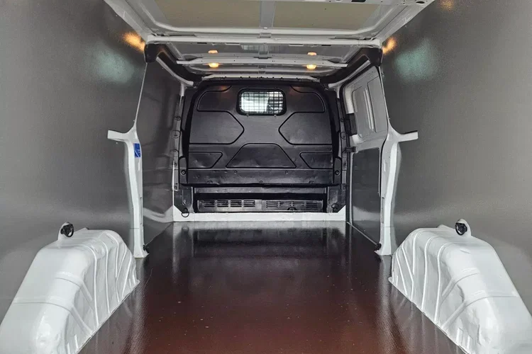 Ford transit-custom L2H1 52900zł NETTO 2.0TdCi/131KM zdjęcie 16