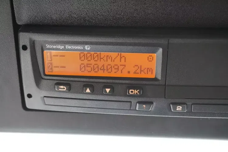 Mercedes Arocs 3251 8x4 / Hakowiec Palfinger T26 / Kabina sypialna / 2 osie skrętne zdjęcie 14