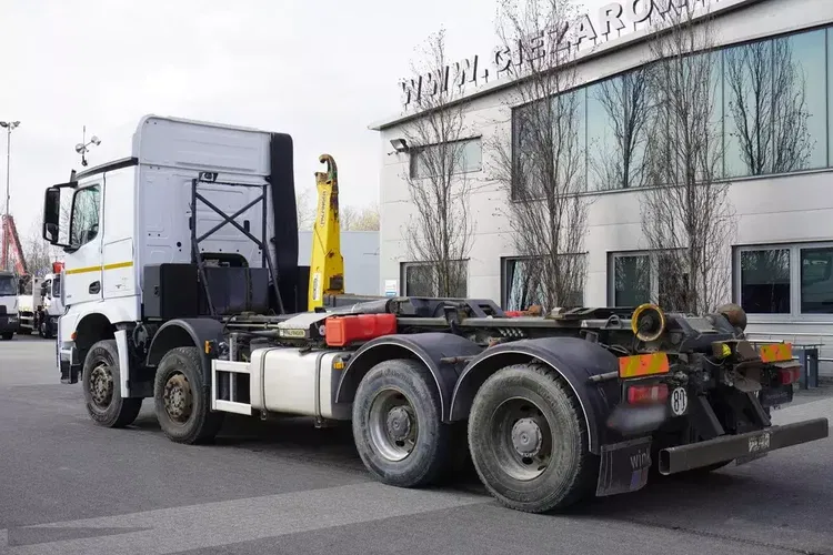 Mercedes Arocs 3251 8x4 / Hakowiec Palfinger T26 / Kabina sypialna / 2 osie skrętne zdjęcie 5