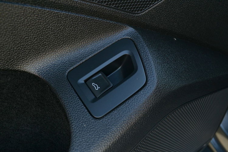 Volkswagen Passat Bardzo Ładny Virtual KeyllessGo LED El. Fotele DSG zdjęcie 16