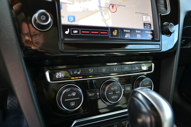 Volkswagen Passat Bardzo Ładny Virtual KeyllessGo LED El. Fotele DSG zdjęcie 18