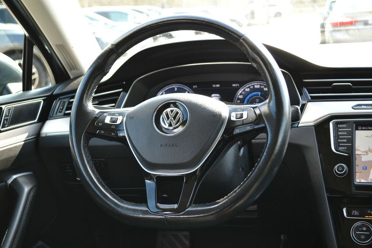 Volkswagen Passat Bardzo Ładny Virtual KeyllessGo LED El. Fotele DSG zdjęcie 23