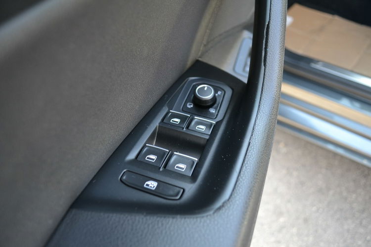 Volkswagen Passat Bardzo Ładny Virtual KeyllessGo LED El. Fotele DSG zdjęcie 7