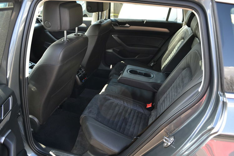Volkswagen Passat Bardzo Ładny Virtual KeyllessGo LED El. Fotele DSG zdjęcie 9