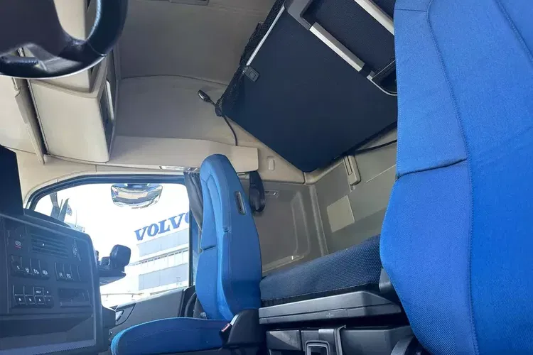 Volvo FH zdjęcie 10