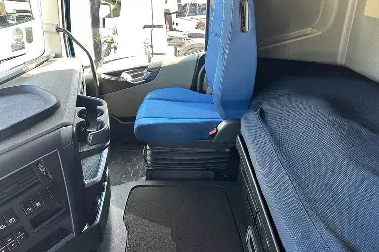 Volvo FH zdjęcie 12