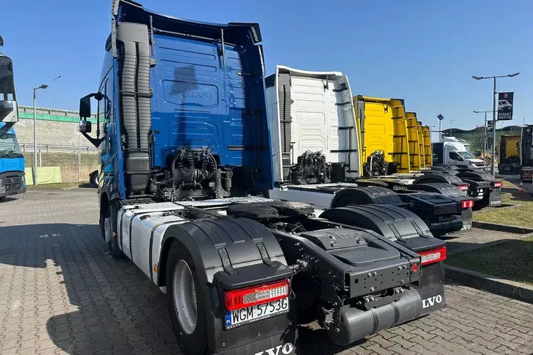 Volvo FH zdjęcie 2