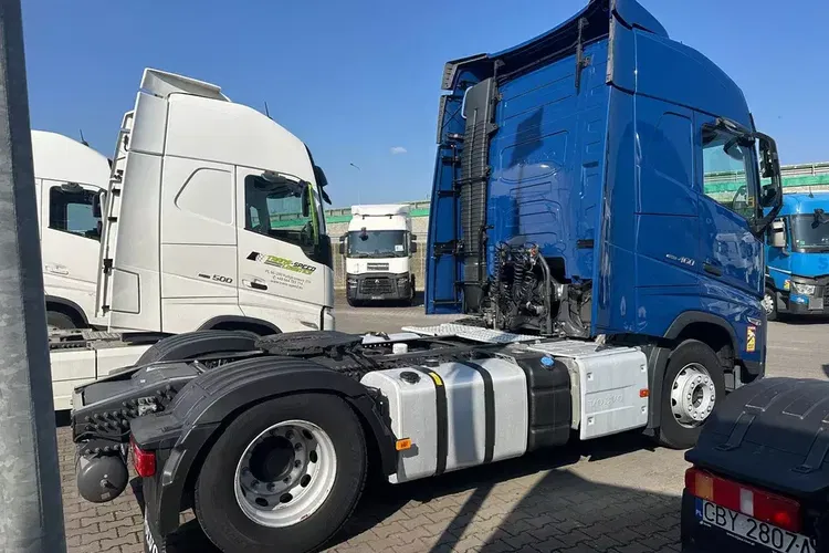 Volvo FH zdjęcie 3