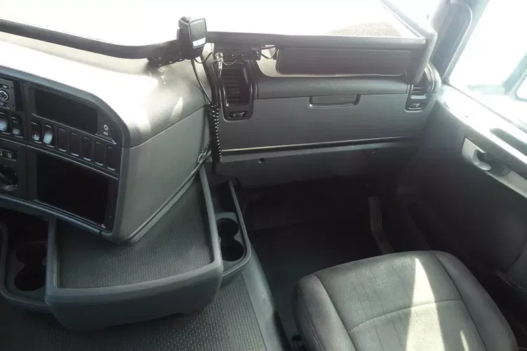 Scania G410 / EURO 6 / STANDARD / OPTICRUISE / RETARDER / zdjęcie 32