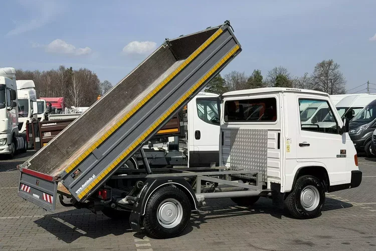 Mercedes MB 100 zdjęcie 41