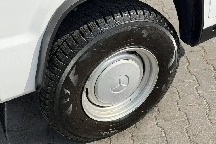 Mercedes MB 100 zdjęcie 42