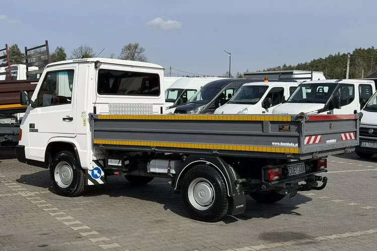 Mercedes MB 100 zdjęcie 43