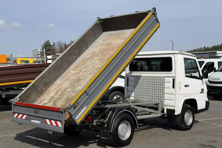 Mercedes MB 100 zdjęcie 44