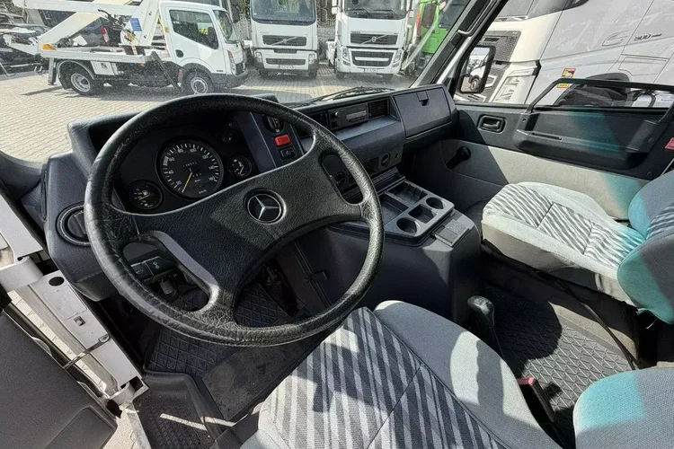 Mercedes MB 100 zdjęcie 51