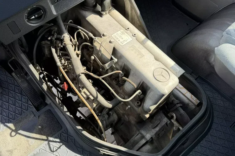 Mercedes MB 100 zdjęcie 54