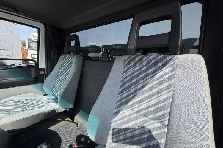 Mercedes MB 100 zdjęcie 56