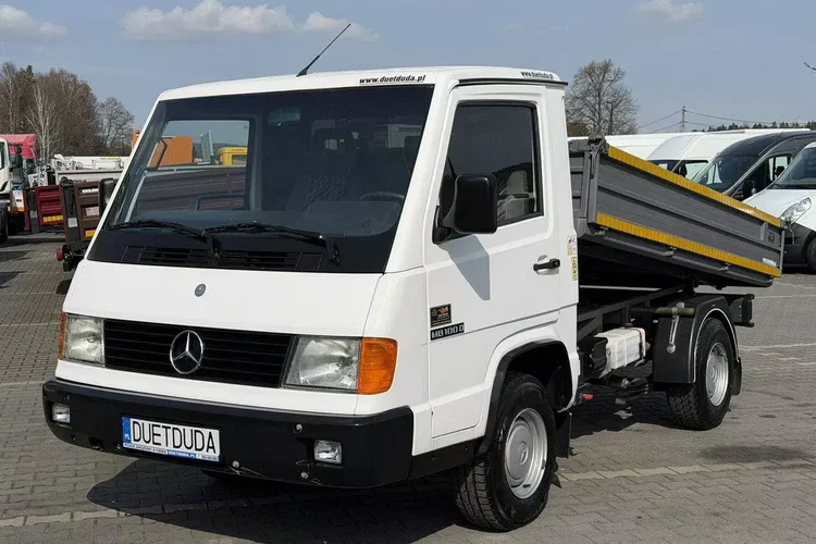 Mercedes MB 100 zdjęcie 33
