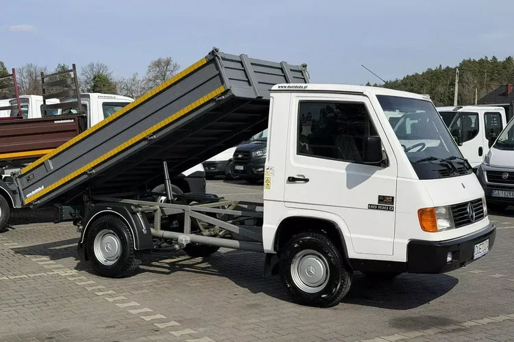 Mercedes MB 100 zdjęcie 36