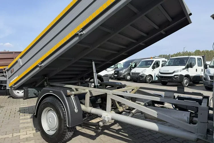 Mercedes MB 100 zdjęcie 37