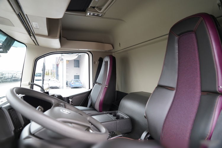 Volvo FMX 460 / 8x4 / GRUSZKA 9m3 / BETONOMIESZARKA / SCHWING STETTER / 9 M3 / I-SHIFT/ ALUFELGI / EURO 6 zdjęcie 32