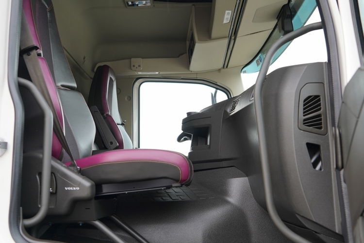 Volvo FMX 460 / 8x4 / GRUSZKA 9m3 / BETONOMIESZARKA / SCHWING STETTER / 9 M3 / I-SHIFT/ ALUFELGI / EURO 6 zdjęcie 42