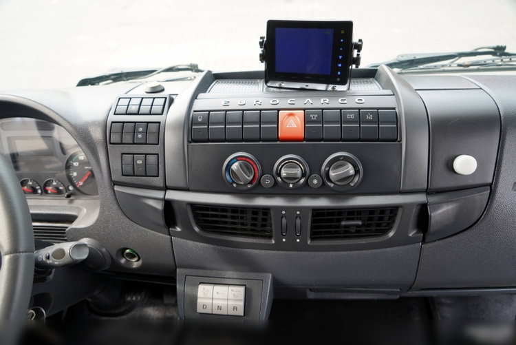 Iveco 180E25 / 4X2 / SKRZYNIOWY 7, 5m + HDS HYVA HB150X MAX UDŹWIG 5 200KG / STEROWNIE RADIOWE  / ROTATOR / AUTOMAT  zdjęcie 32