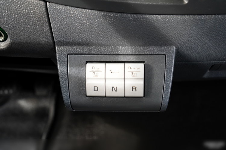 Iveco 180E25 / 4X2 / SKRZYNIOWY 7, 5m + HDS HYVA HB150X MAX UDŹWIG 5 200KG / STEROWNIE RADIOWE  / ROTATOR / AUTOMAT  zdjęcie 34