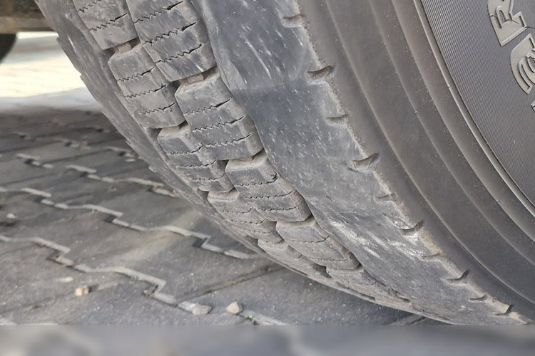 Iveco 180E25 / 4X2 / SKRZYNIOWY 7, 5m + HDS HYVA HB150X MAX UDŹWIG 5 200KG / STEROWNIE RADIOWE  / ROTATOR / AUTOMAT  zdjęcie 44