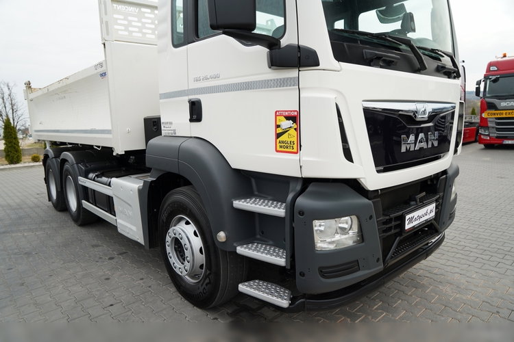 MAN TGS 26.400 / 6X4 / 2 STRONNA WYWROTKA / HYDROBURTA / AUTOMAT / EURO 6 zdjęcie 21