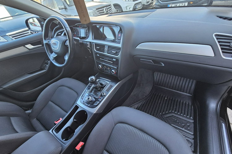 Audi A4 zdjęcie 18