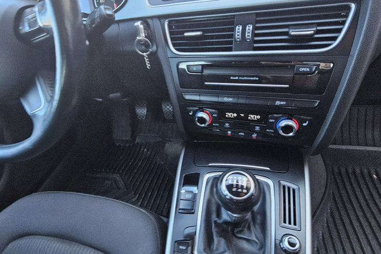 Audi A4 zdjęcie 25