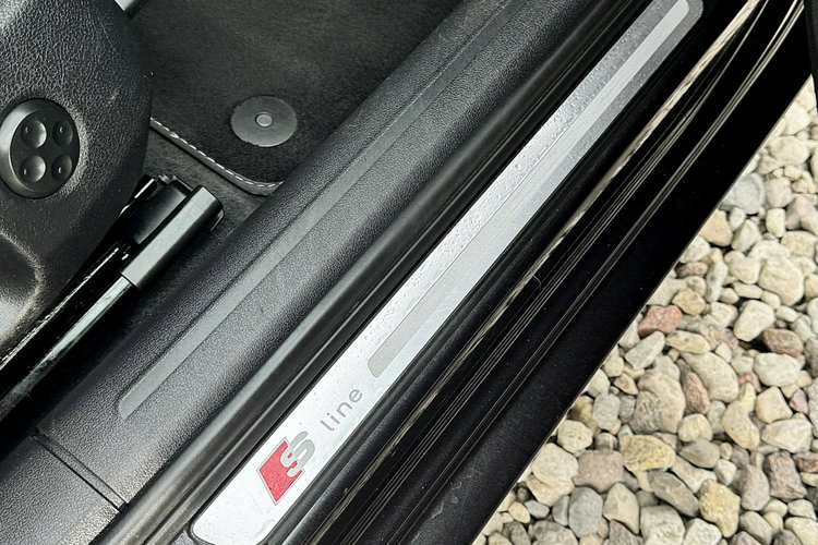 Audi A4 S-Line Bi-Xenon Navi Bang & Olufsen Gwarancja zdjęcie 15