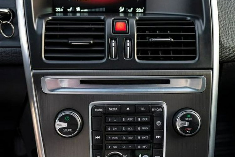 Volvo XC 60 D4 181KM - Webasto - Grzana kierownica - Oryginał - Nowe sprzęgło zdjęcie 17
