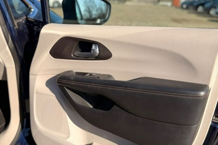 Pacifica Chrysler Pacifica 3.6 benzyna - 2016r. zdjęcie 18