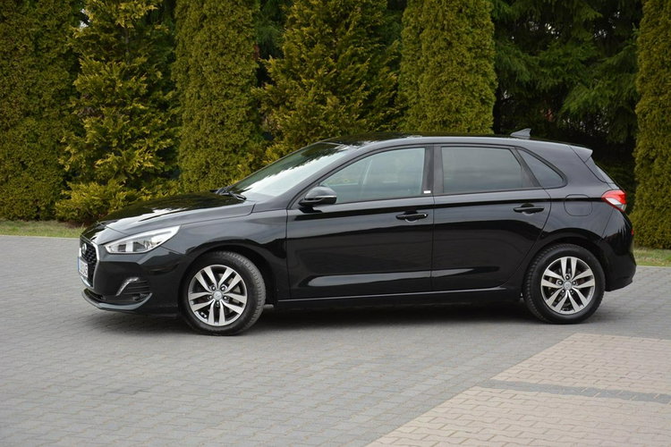 Hyundai i30 Lift Ledy CarPlay Klimatronic Navi Kamera Asystent pasa zdjęcie 4