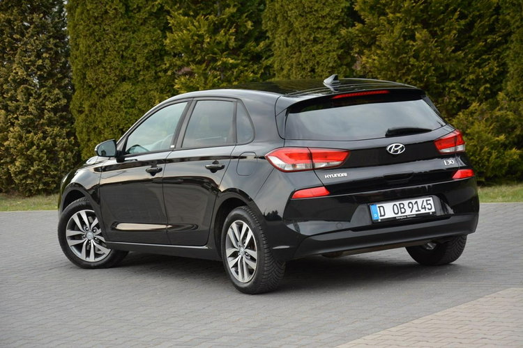 Hyundai i30 Lift Ledy CarPlay Klimatronic Navi Kamera Asystent pasa zdjęcie 6