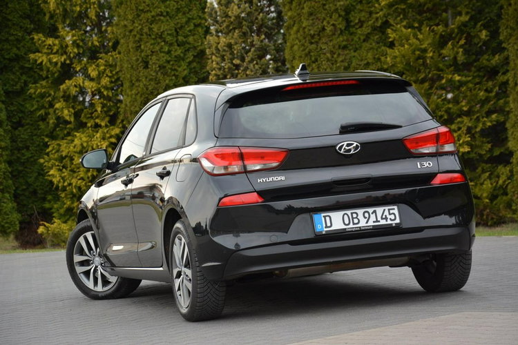 Hyundai i30 Lift Ledy CarPlay Klimatronic Navi Kamera Asystent pasa zdjęcie 7