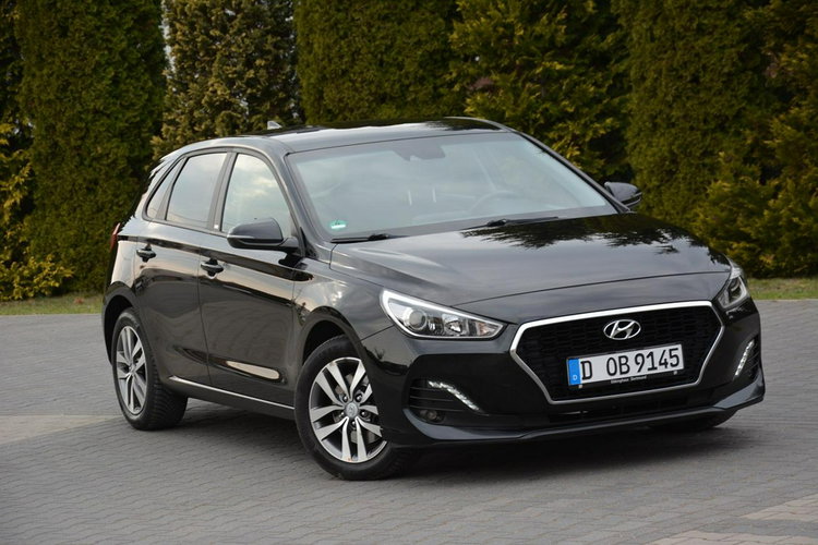 Hyundai i30 Lift Ledy CarPlay Klimatronic Navi Kamera Asystent pasa zdjęcie 9