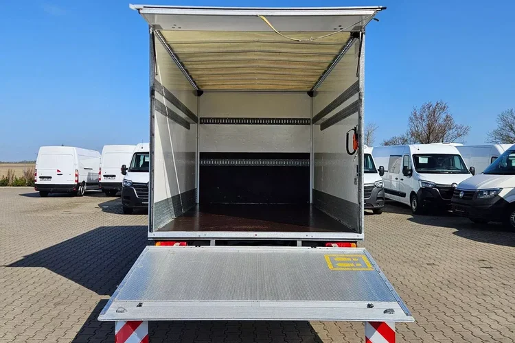 Renault Master Kontener 8 ePAL 69999zł NETTO 2.3 dCi/131KM zdjęcie 12