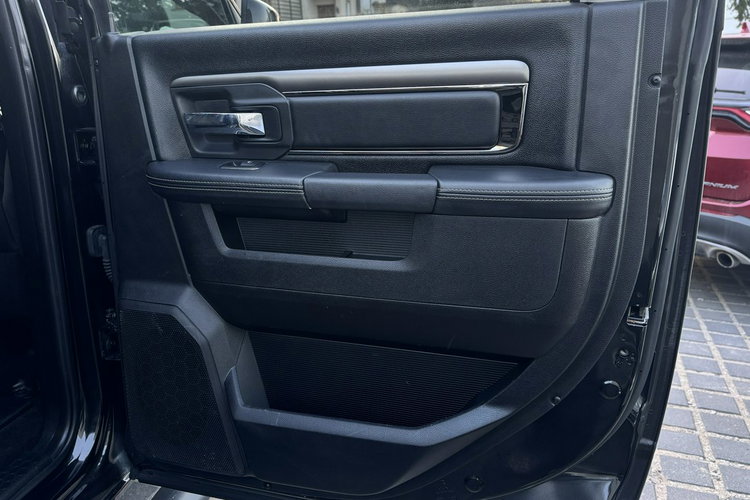 Dodge RAM RAM 2018 SPORT 5.7HEMI Kam cofania Wentyle Szyber Alpine Grzana kierow zdjęcie 24