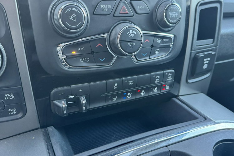 Dodge RAM RAM 2018 SPORT 5.7HEMI Kam cofania Wentyle Szyber Alpine Grzana kierow zdjęcie 25