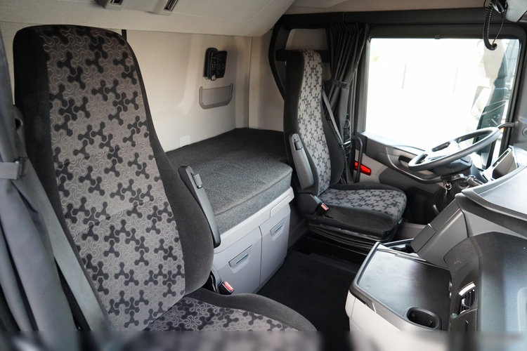 Scania S 500 / RETARDER / LOW DECK / MEGA / BAKI 1 400 L / KLIMA POSTOJOWA / PO ZŁOTYM KONTRAKCIE SERWISOWYM / zdjęcie 35