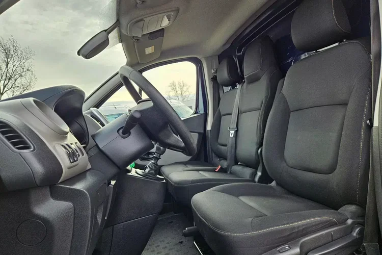 Renault Trafic L2H1 54900zł NETTO 1.6dCi/125KM zdjęcie 19