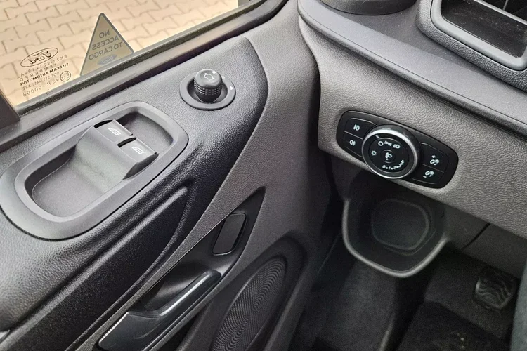 Ford transit-custom L2H2 54999zł NETTO 2.0TdCi/131KM zdjęcie 19