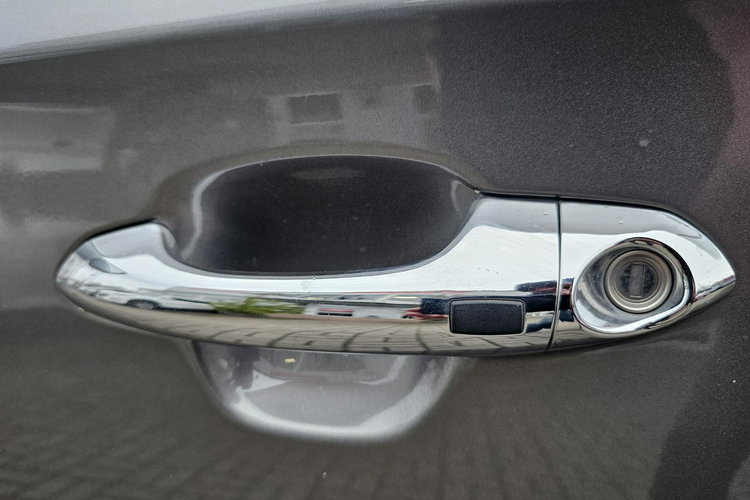 Kia Carens Grzane fotele i kierownica, kamera, 7 osobowy zdjęcie 10