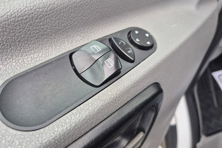 Sprinter Mercedes-Benz Sprinter 316 CDi / KONTENER / WINDA / TEMPOMAT zdjęcie 23